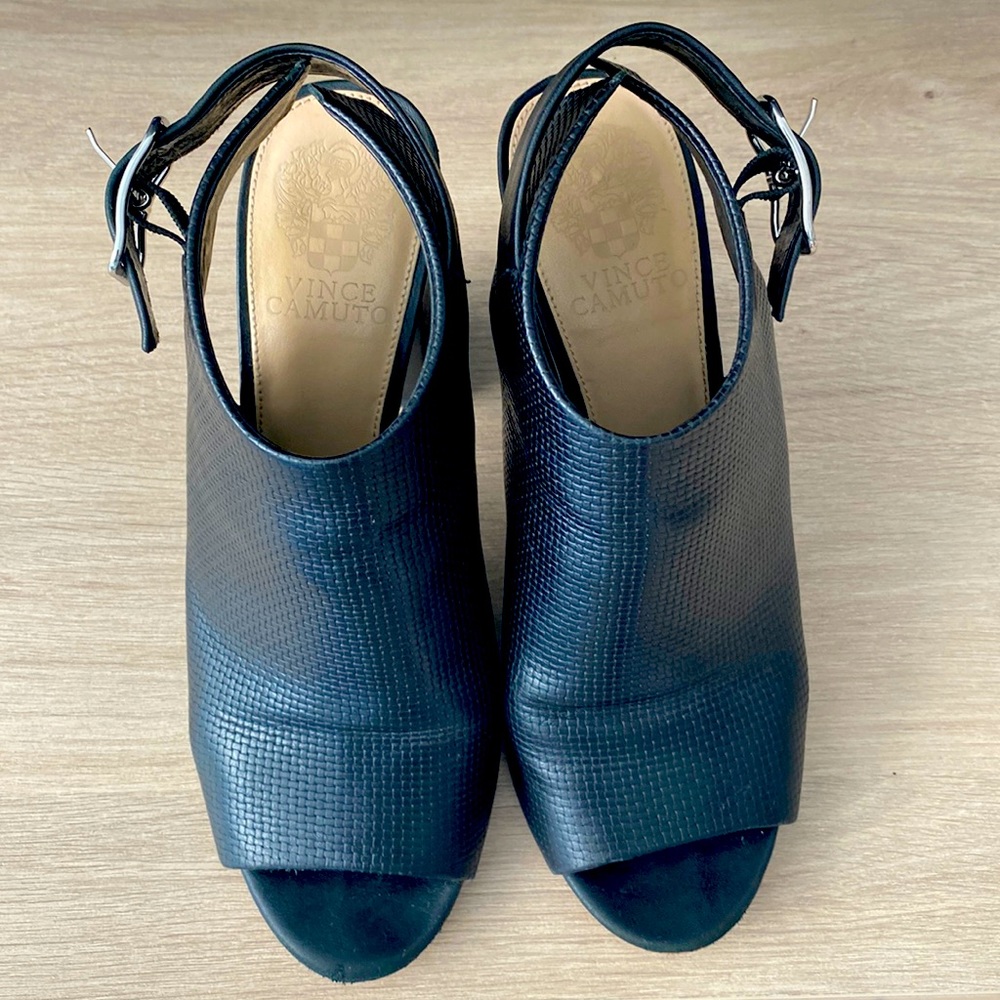 Vince Camuto Shoes / Sandals - Open Toes with open back buckle